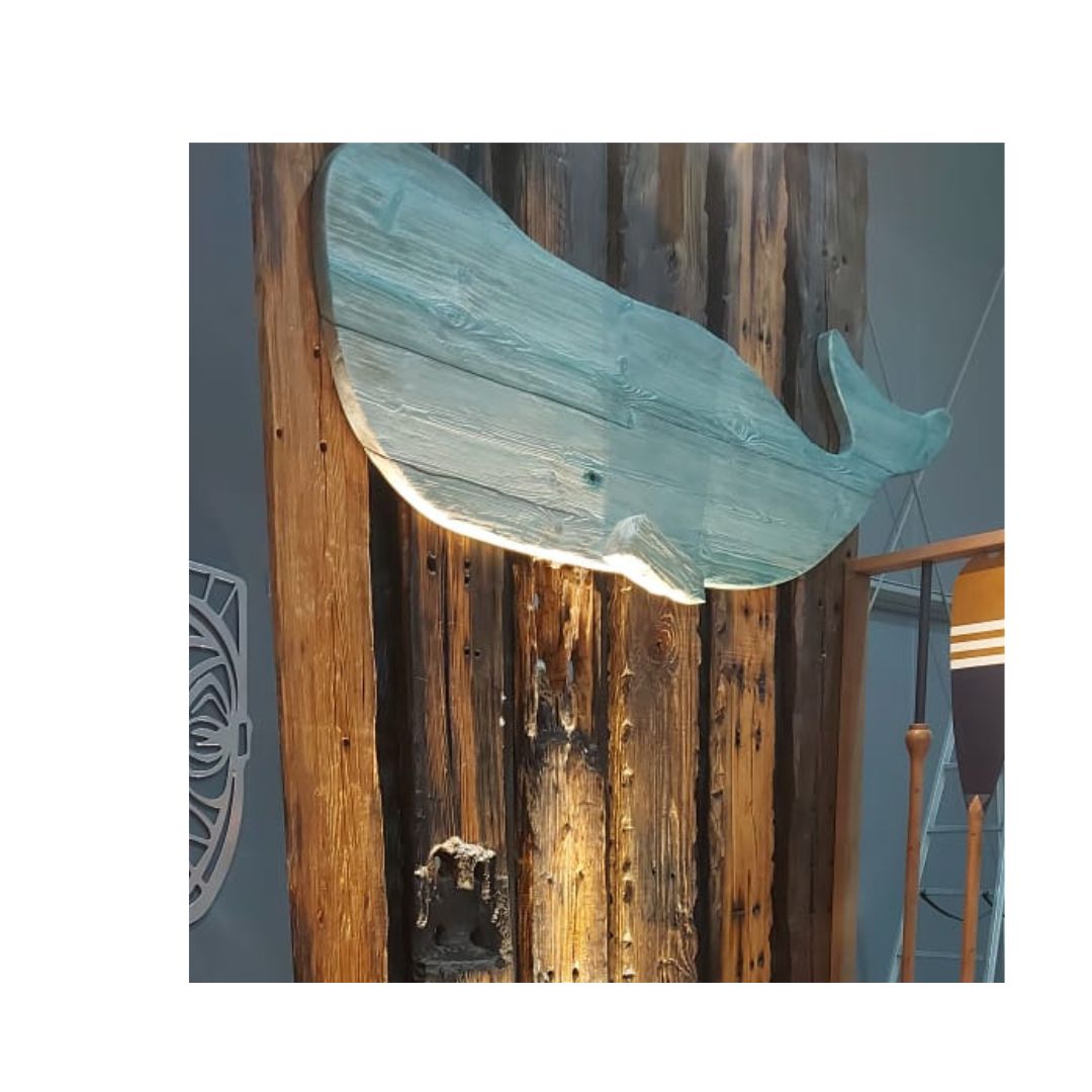Rustic Whale Décor